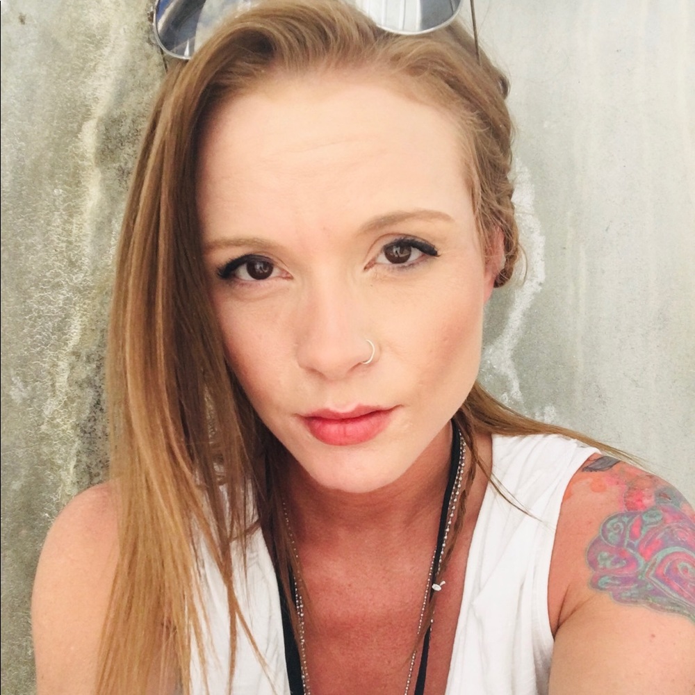 Meet your Posher, Kayla